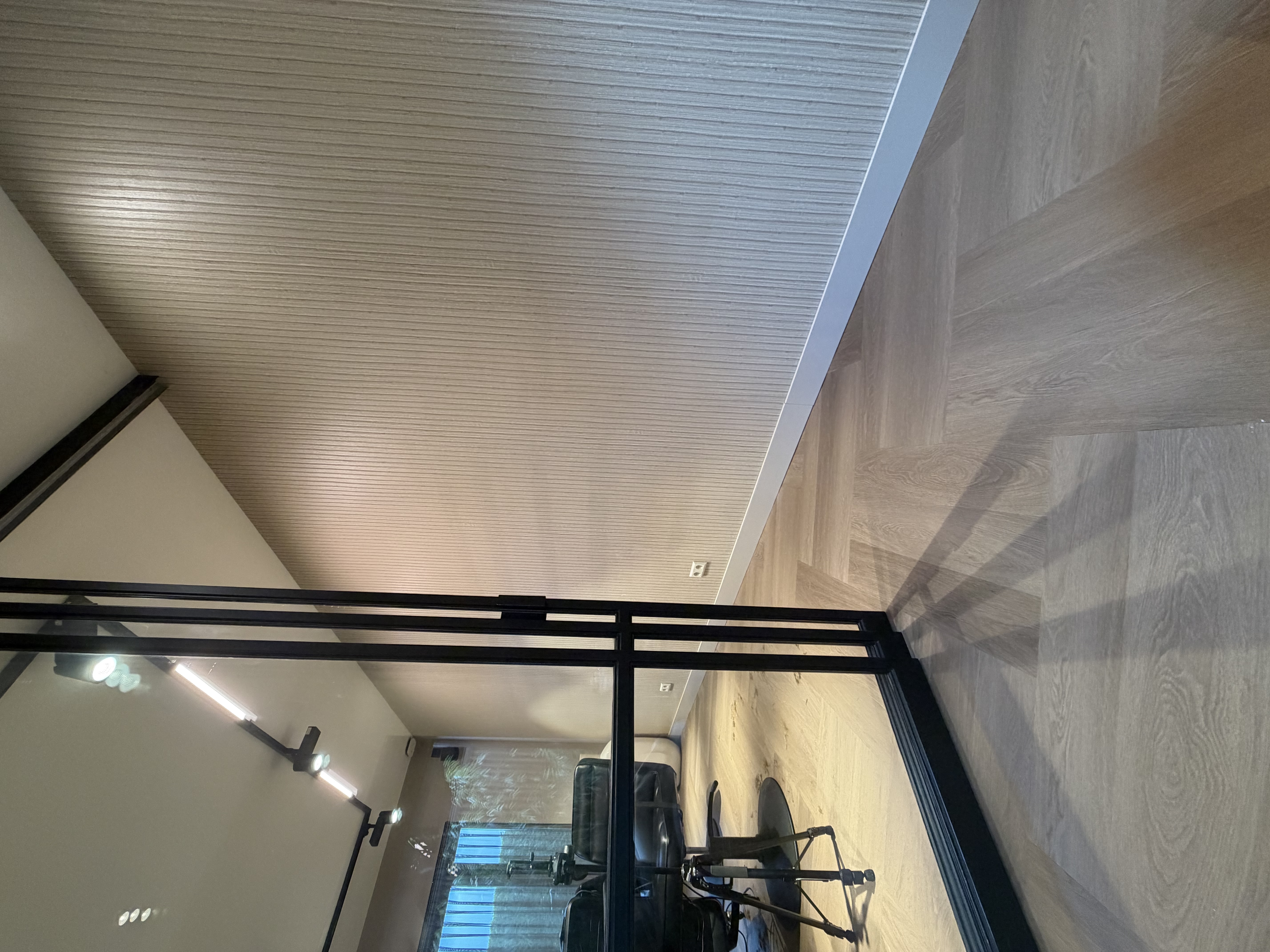 Interieurproject kapsalon Linda's Look met PVC visgraatvloer